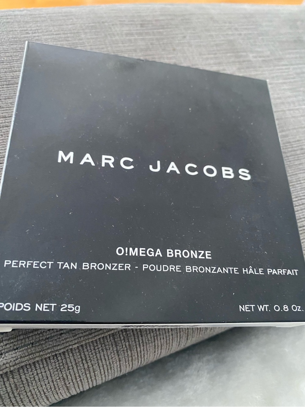 Marc Jacobs Black O!Mega Bronze Compact 102 TANTRIC